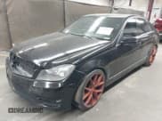 ✅ 2013 Mercedes-Benz C 250 Sport • VIN: WDDGF4HB8DA793855 • Lot: 41989172. Wystawiony na IAAI z przebiegiem 150 537 mil. Bezpłatny archiwum sprzedaży aukcyjnych z USA i szczegółowy raport historii pojazdu na DreamBid. Zdjęcie 2.