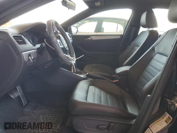 ✅ 2013 Volkswagen Jetta Autobahn • VIN: 3VW4A7AJ4DM233538 • Lot: 57301985. Wystawiony na Copart z przebiegiem 81 314 mil. Bezpłatny archiwum sprzedaży aukcyjnych z USA i szczegółowy raport historii pojazdu na DreamBid. Zdjęcie 7.