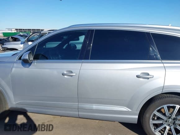 ✅ 2019 Audi Q7 Prestige • VIN: WA1VAAF7XKD012210 • Lot: 43487089. Listed on IAAI with 84,887 mi. Free auction sales archive from the USA and detailed vehicle history report at DreamBid. Image 14.