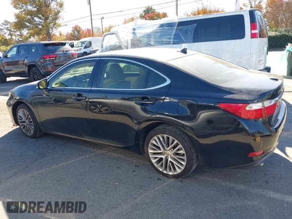 ✅ 2014 Lexus ES 330 • VIN: JTHBK1GG3E2120736 • Lot: 43672789. Wystawiony na IAAI z przebiegiem 163 254 mil. Bezpłatny archiwum sprzedaży aukcyjnych z USA i szczegółowy raport historii pojazdu na DreamBid. Zdjęcie 14.