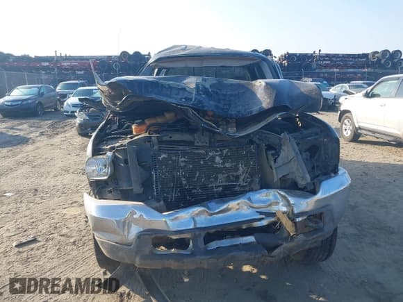 ✅ 2002 Ford F-250 XL • VIN: 1FTNW21F22EC74115 • Лот: 41526161. Опубликован ранее на IAAI с пробегом 308 639 миль. Бесплатный доступ к архиву аукционных продаж из США и подробный отчёт об истории автомобиля на DreamBid. Изображение 12.