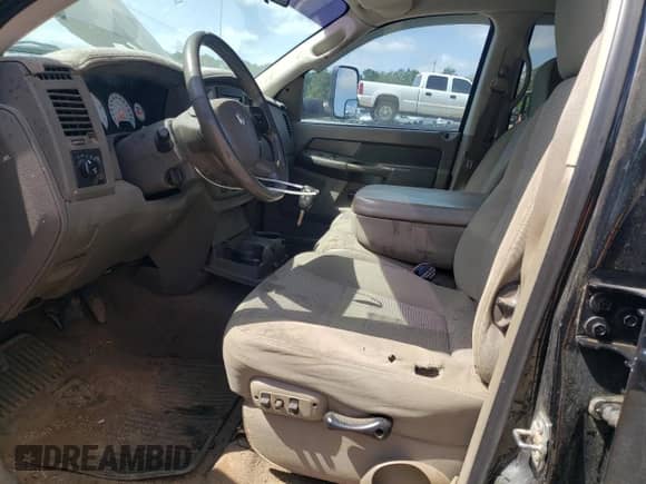 2009 Dodge 3500 SLT z VIN 3D7MX48L69G536565, wystawiony jako Copart lot #51848415 z przebiegiem 232 073 mil mil oraz Szkoda całkowita • Salvage title. Historia ofert i sprzedaży dostępna na DreamBid. Obrazek 7.