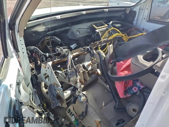 ✅ 2002 Ford F-350 XL • VIN: 1FTSW31F42EA76712 • Lot: 93949185. Listed on Copart with Not provided. Free auction sales archive from the USA and detailed vehicle history report at DreamBid. Image 8.