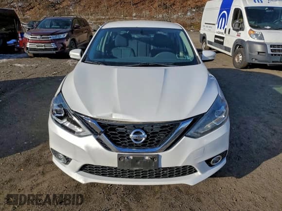 ✅ 2017 Nissan Sentra SV • VIN: 3N1AB7AP3HY381785 • Lot: 95524565. Wystawiony na Copart z przebiegiem 127 092 mil. Bezpłatny archiwum sprzedaży aukcyjnych z USA i szczegółowy raport historii pojazdu na DreamBid. Zdjęcie 5.