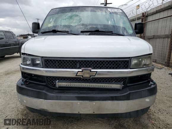 ✅ 2017 Chevrolet Express Passenger LT • VIN: 1GAZGPFG1H1180376 • Лот: 54597385. Опубликован ранее на Copart с пробегом Не указан. Бесплатный доступ к архиву аукционных продаж из США и подробный отчёт об истории автомобиля на DreamBid. Изображение 5.
