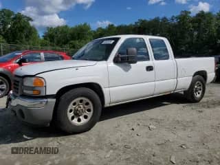 2005 GMC Sierra 1500 SLE with VIN 1GTEC19T65Z354804, listed as a Copart auction lot 56005385 with 362,432 mi miles and Salvage title. Bid and sale history available at DreamBid. Image 1.