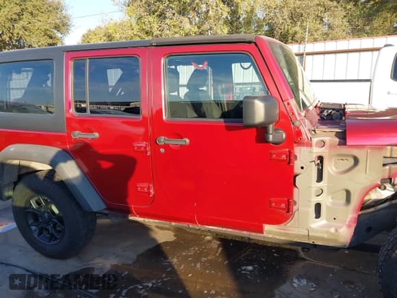 ✅ 2013 Jeep Wrangler Unlimited Sport • VIN: 1C4BJWDG8DL572163 • Lot: 43380854. Listed on IAAI with 119,809 mi. Free auction sales archive from the USA and detailed vehicle history report at DreamBid. Image 14.