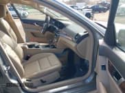 ✅ 2013 Mercedes-Benz C 300 Sport • VIN: WDDGF8AB8DR251772 • Lot: 41464772. Wystawiony na IAAI z przebiegiem 70 950 mil. Bezpłatny archiwum sprzedaży aukcyjnych z USA i szczegółowy raport historii pojazdu na DreamBid. Zdjęcie 5.