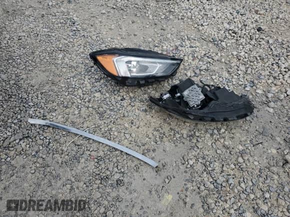 2022 BMW 3 Series 330i z VIN 3MW5R1J02N8C40435, wystawiony jako Copart lot #70088945 z przebiegiem Nie podano mil oraz Nie do naprawy • Non repairable. Historia ofert i sprzedaży dostępna na DreamBid. Obrazek 12.