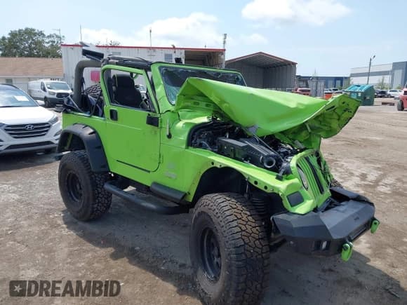 ✅ 2004 Jeep Wrangler Sahara • VIN: 1J4FA59S44P704878 • Лот: 42226255. Опубликован ранее на IAAI с пробегом 88 886 миль. Бесплатный доступ к архиву аукционных продаж из США и подробный отчёт об истории автомобиля на DreamBid. Изображение 1.