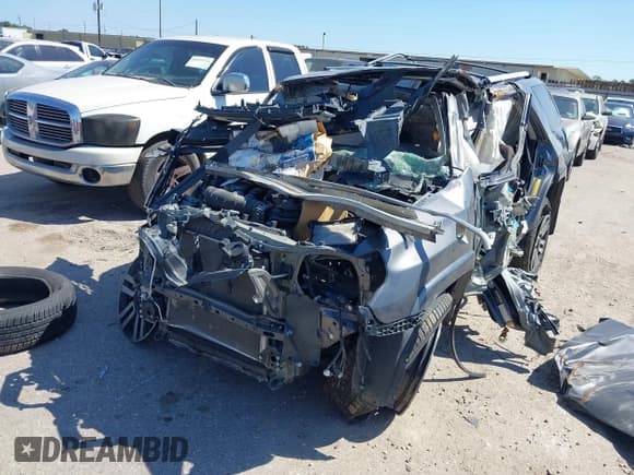 ✅ 2019 Toyota 4Runner SR5 • VIN: JTEBU5JR9K5709552 • Лот: 40316407. Опубликован ранее на IAAI с пробегом Не указан. Бесплатный доступ к архиву аукционных продаж из США и подробный отчёт об истории автомобиля на DreamBid. Изображение 2.