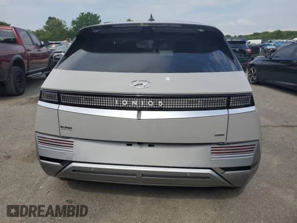 2024 Hyundai Ioniq 5 Limited z VIN KM8KRDDF4RU292970, wystawiony jako Copart lot #63190714 z przebiegiem Nie podano mil oraz Szkoda całkowita • Salvage title. Historia ofert i sprzedaży dostępna na DreamBid. Obrazek 6.