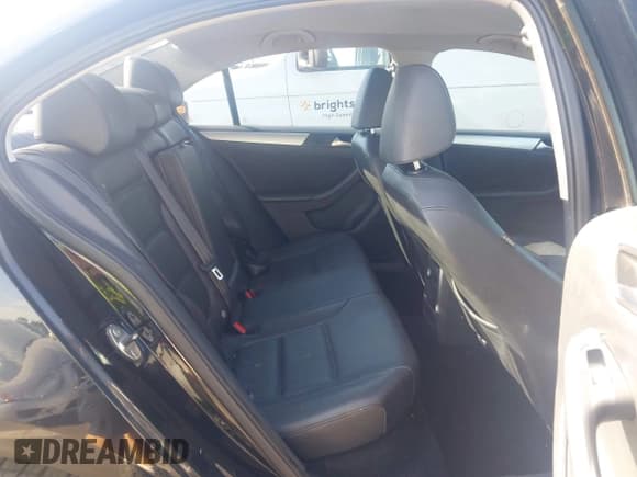 ✅ 2014 Volkswagen Jetta SE • VIN: 3VWD17AJ3EM293568 • Lot: 43212204. Listed on IAAI with 146,824 mi. Free auction sales archive from the USA and detailed vehicle history report at DreamBid. Image 8.