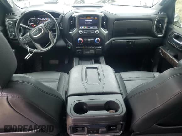 ✅ 2022 GMC Sierra 3500HD Denali • VIN: 1GT49WEY6NF250792 • Lot: 81497095. Wystawiony na Copart z przebiegiem 44 374 mil. Bezpłatny archiwum sprzedaży aukcyjnych z USA i szczegółowy raport historii pojazdu na DreamBid. Zdjęcie 8.