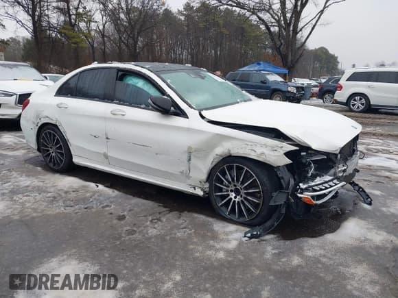 ✅ 2018 Mercedes-Benz C 43 AMG • VIN: 55SWF6EB4JU247805 • Lot: 41434798. Wystawiony na IAAI z przebiegiem 92 618 mil. Bezpłatny archiwum sprzedaży aukcyjnych z USA i szczegółowy raport historii pojazdu na DreamBid. Zdjęcie 12.