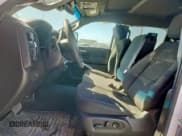 ✅ 2024 Chevrolet Silverado 2500HD Custom • VIN: 1GC4YME76RF336964 • Lot: 85485825. Wystawiony na Copart z przebiegiem 35 998 mil. Bezpłatny archiwum sprzedaży aukcyjnych z USA i szczegółowy raport historii pojazdu na DreamBid. Zdjęcie 7.