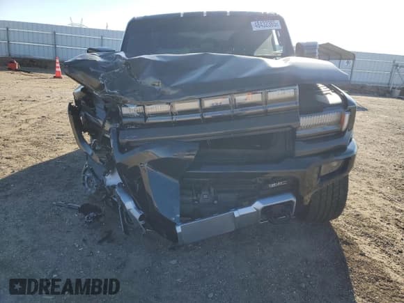 ✅ 2024 GMC Hummer EV 2X • VIN: 1GKB0NDE5RU105798 • Lot: 48432385. Wystawiony na Copart z przebiegiem 8 886 mil. Bezpłatny archiwum sprzedaży aukcyjnych z USA i szczegółowy raport historii pojazdu na DreamBid. Zdjęcie 5.