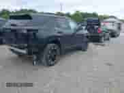 2025 Chevrolet Equinox FWD RS z VIN 3GNAXLEG8SL295711, wystawiony jako IAAI lot #43110458 z przebiegiem 1 660 mil mil oraz . Historia ofert i sprzedaży dostępna na DreamBid. Obrazek 4.