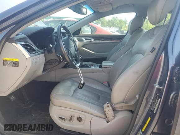 ✅ 2015 Hyundai Genesis 3.8L • VIN: KMHGN4JE1FU063395 • Lot: 62387194. Wystawiony na Copart z przebiegiem 109 650 mil. Bezpłatny archiwum sprzedaży aukcyjnych z USA i szczegółowy raport historii pojazdu na DreamBid. Zdjęcie 7.