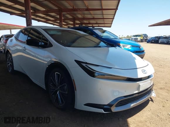 ✅ 2024 Toyota Prius LE • VIN: JTDACAAU7R3037822 • Lot: 42686624. Listed on IAAI with 8,117 mi. Free auction sales archive from the USA and detailed vehicle history report at DreamBid. Image 1.