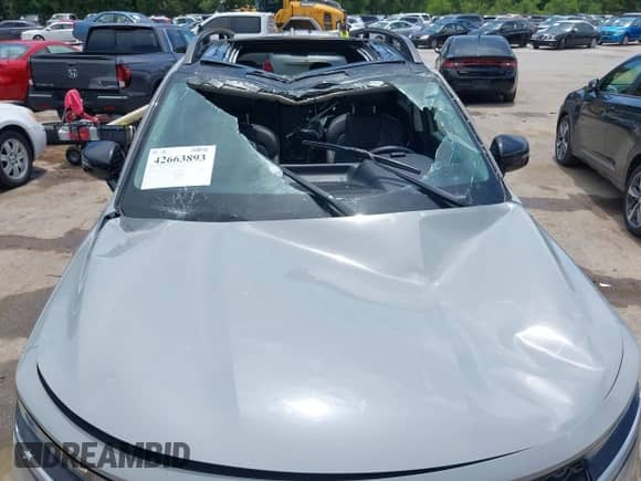 2022 Kia Sorento X-Line S z VIN 5XYRLDLC0NG095849, wystawiony jako IAAI lot #42663893 z przebiegiem 42 132 mil mil oraz . Historia ofert i sprzedaży dostępna na DreamBid. Obrazek 6.