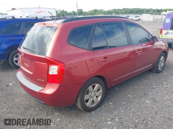 ✅ 2008 Kia Rondo LX • VIN: KNAFG526787167914 • Lot: 42667589. Wystawiony na IAAI z przebiegiem 159 947 mil. Bezpłatny archiwum sprzedaży aukcyjnych z USA i szczegółowy raport historii pojazdu na DreamBid. Zdjęcie 4.