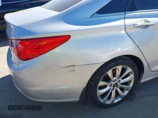2012 Hyundai Sonata SE с VIN 5NPEC4AC0CH416831, выставлен на аукционе IAAI как лот 43494207 с пробегом 89 296 миль миль и . История ставок и продаж доступна на DreamBid. Изображение 6.