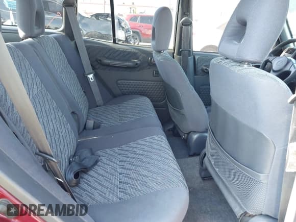 ✅ 1998 Toyota RAV4 • VIN: JT3GP10V4W7038069 • Lot: 42791978. Wystawiony na IAAI z przebiegiem 286 879 mil. Bezpłatny archiwum sprzedaży aukcyjnych z USA i szczegółowy raport historii pojazdu na DreamBid. Zdjęcie 8.