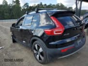 ✅ 2021 Volvo XC40 Momentum • VIN: YV4AC2HK7M2557086 • Lot: 83830365. Wystawiony na Copart z przebiegiem 42 402 mil. Bezpłatny archiwum sprzedaży aukcyjnych z USA i szczegółowy raport historii pojazdu na DreamBid. Zdjęcie 2.
