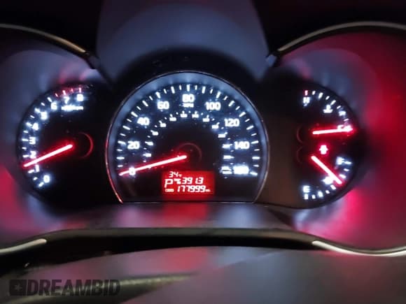 ✅ 2014 Kia Sorento LX • VIN: 5XYKT3A64EG453673 • Lot: 43795030. Listed on IAAI with 177,999 mi. Free auction sales archive from the USA and detailed vehicle history report at DreamBid. Image 7.