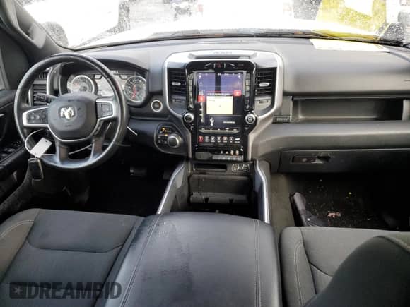 2021 Ram 1500 Big Horn z VIN 1C6SRFFM6MN766584, wystawiony jako Copart lot #80332284 z przebiegiem 68 395 mil mil oraz Szkoda całkowita • Salvage title. Historia ofert i sprzedaży dostępna na DreamBid. Obrazek 8.