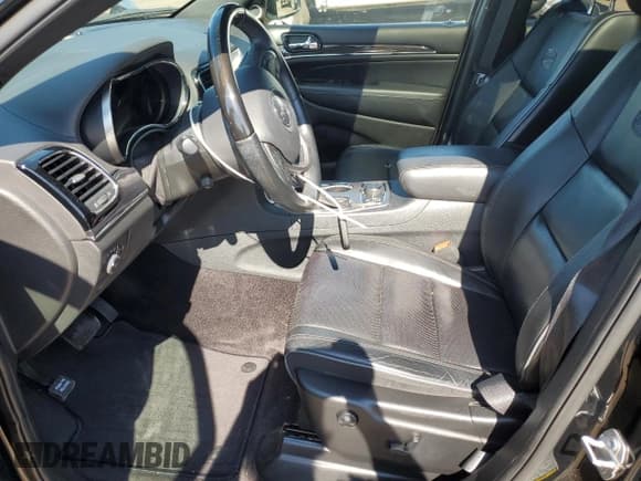 ✅ 2019 Jeep Grand Cherokee Overland • VIN: 1C4RJFCG5KC623857 • Lot: 70816035. Listed on Copart with 54,745 mi. Free auction sales archive from the USA and detailed vehicle history report at DreamBid. Image 7.