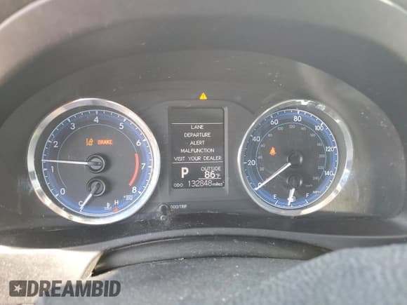 ✅ 2017 Toyota Corolla LE Eco • VIN: 5YFBPRHE5HP571817 • Lot: 69967685. Wystawiony na Copart z przebiegiem 132 848 mil. Bezpłatny archiwum sprzedaży aukcyjnych z USA i szczegółowy raport historii pojazdu na DreamBid. Zdjęcie 9.