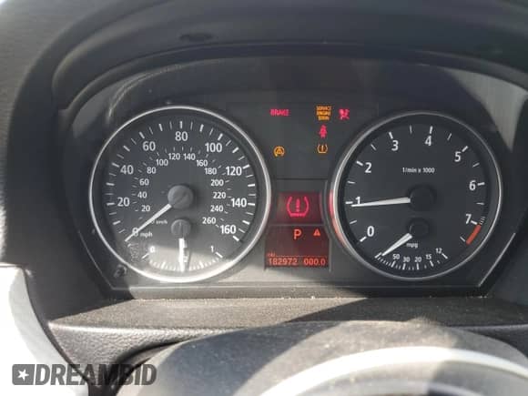 2006 BMW 3 Series 330xi with VIN WBAVD33516KV60834, listed as a Copart auction lot 84768425 with 182,972 mi miles and Salvage title. Bid and sale history available at DreamBid. Image 9.