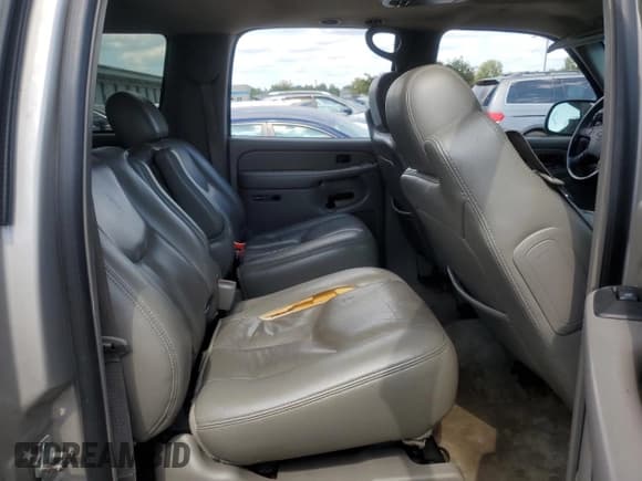 ✅ 2004 Chevrolet Suburban Z71 • VIN: 3GNFK16ZX4G294791 • Лот: 67511514. Опубликован ранее на Copart с пробегом 235 850 миль. Бесплатный доступ к архиву аукционных продаж из США и подробный отчёт об истории автомобиля на DreamBid. Изображение 11.