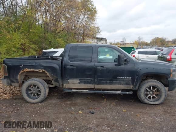 2010 Chevrolet Silverado 1500 LT with VIN 3GCXKSE22AG251288, listed as a IAAI auction lot 43569916 with 192,217 mi miles and . Bid and sale history available at DreamBid. Image 13.