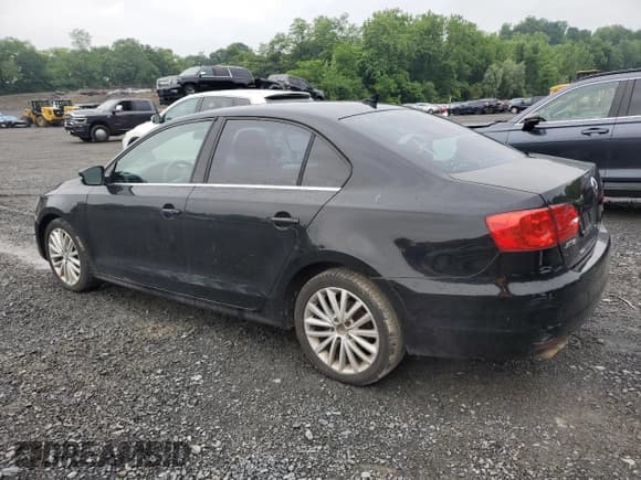 ✅ 2011 Volkswagen Jetta SEL • VIN: 3VWLZ7AJ6BM367114 • Lot: 59821565. Listed on Copart with 344,795 mi. Free auction sales archive from the USA and detailed vehicle history report at DreamBid. Image 2.