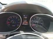 ✅ 2015 Hyundai Santa Fe Limited • VIN: KM8SRDHF6FU107369 • Лот: 68883945. Опубликован ранее на Copart с пробегом 184 132 миль. Бесплатный доступ к архиву аукционных продаж из США и подробный отчёт об истории автомобиля на DreamBid. Изображение 9.