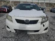 ✅ 2010 Toyota Corolla LE • VIN: 1NXBU4EE4AZ198340 • Lot: 91717865. Wystawiony na Copart z przebiegiem 216 945 mil. Bezpłatny archiwum sprzedaży aukcyjnych z USA i szczegółowy raport historii pojazdu na DreamBid. Zdjęcie 5.