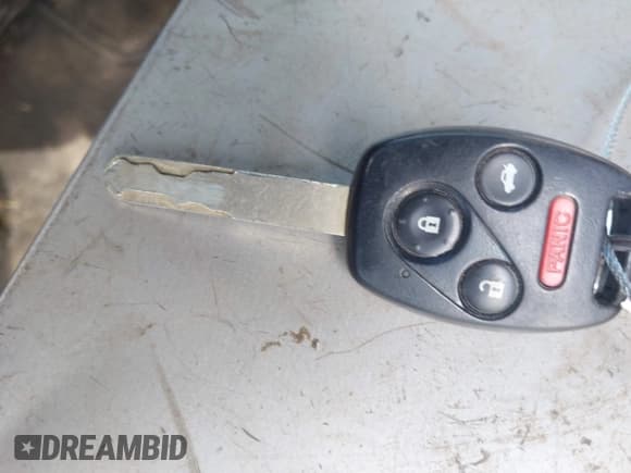 ✅ 2011 Honda Accord EX-L • VIN: 1HGCP3F81BA001373 • Lot: 43265691. Wystawiony na IAAI z przebiegiem 233 749 mil. Bezpłatny archiwum sprzedaży aukcyjnych z USA i szczegółowy raport historii pojazdu na DreamBid. Zdjęcie 11.