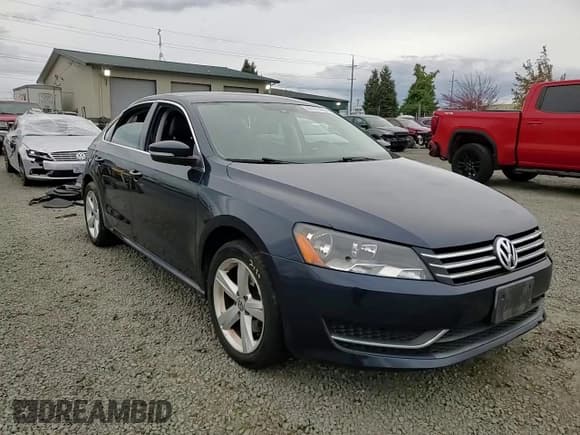 ✅ 2014 Volkswagen Passat S • VIN: 1VWAT7A38EC063718 • Lot: 86161495. Listed on Copart with 136,433 mi. Free auction sales archive from the USA and detailed vehicle history report at DreamBid. Image 13.