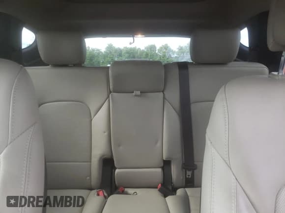 ✅ 2017 Hyundai Santa Fe 2.4L • VIN: 5XYZUDLBXHG420743 • Лот: 62570694. Опубликован ранее на Copart с пробегом 53 405 миль. Бесплатный доступ к архиву аукционных продаж из США и подробный отчёт об истории автомобиля на DreamBid. Изображение 10.