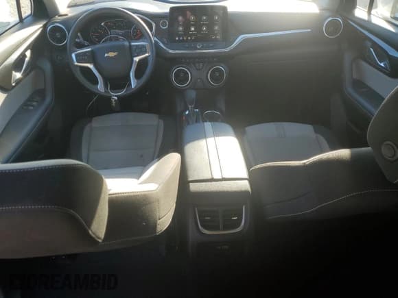 ✅ 2023 Chevrolet Blazer LT • VIN: 3GNKBHR48PS209973 • Lot: 87472355. Wystawiony na Copart z przebiegiem 52 940 mil. Bezpłatny archiwum sprzedaży aukcyjnych z USA i szczegółowy raport historii pojazdu na DreamBid. Zdjęcie 8.