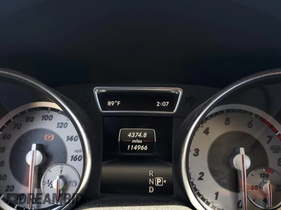 ✅ 2015 Mercedes-Benz GLA 250 • VIN: WDCTG4EB9FJ180845 • Lot: 49982115. Wystawiony na Copart z przebiegiem 114 966 mil. Bezpłatny archiwum sprzedaży aukcyjnych z USA i szczegółowy raport historii pojazdu na DreamBid. Zdjęcie 9.