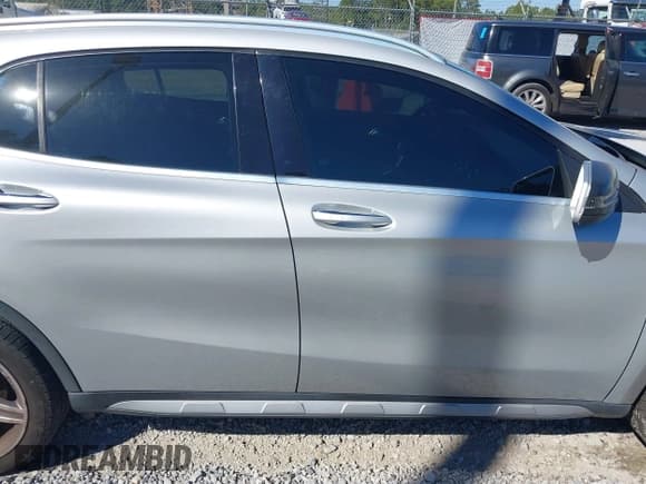 ✅ 2015 Mercedes-Benz GLA 250 • VIN: WDCTG4EB7FJ144359 • Lot: 43452502. Wystawiony na IAAI z przebiegiem 100 086 mil. Bezpłatny archiwum sprzedaży aukcyjnych z USA i szczegółowy raport historii pojazdu na DreamBid. Zdjęcie 13.