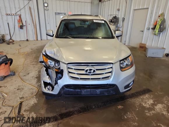 ✅ 2011 Hyundai Santa Fe Limited • VIN: 5XYZKDAG2BG041067 • Lot: 82503735. Listed on Copart with 139,704 mi. Free auction sales archive from the USA and detailed vehicle history report at DreamBid. Image 5.