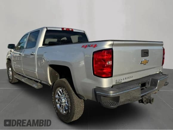 ✅ 2016 Chevrolet Silverado 2500HD LT • VIN: 1GC1KVEG6GF226178 • Лот: 92741095. Опубликован ранее на Copart с пробегом 111 101 миль. Бесплатный доступ к архиву аукционных продаж из США и подробный отчёт об истории автомобиля на DreamBid. Изображение 3.