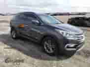 ✅ 2017 Hyundai Santa Fe 2.4L • VIN: 5XYZUDLB6HG418228 • Lot: 46595523. Wystawiony na Copart z przebiegiem 71 880 mil mil. Skorzystaj z bezpłatnego archiwum sprzedaży aukcyjnych z USA i zobacz szczegółowy raport historii pojazdu na DreamBid. Zdjęcie 4.