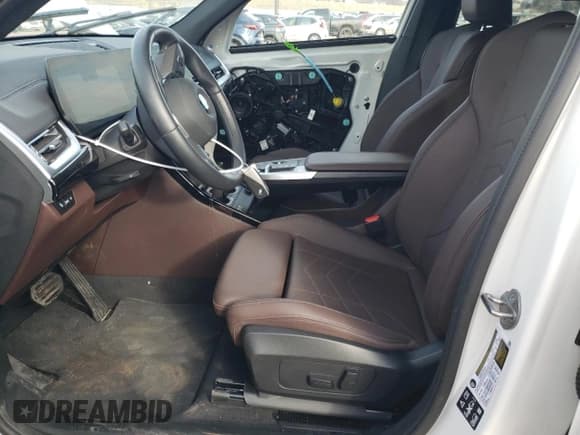 ✅ 2024 BMW X2 xDrive28i • VIN: WBX63GM04R5Y49040 • Lot: 46101445. Listed on Copart with 9,083 mi. Free auction sales archive from the USA and detailed vehicle history report at DreamBid. Image 7.