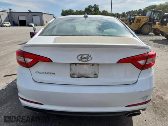 ✅ 2016 Hyundai Sonata SE • VIN: 5NPE24AF3GH332036 • Lot: 83859075. Listed on Copart with 110,360 mi. Free auction sales archive from the USA and detailed vehicle history report at DreamBid. Image 6.